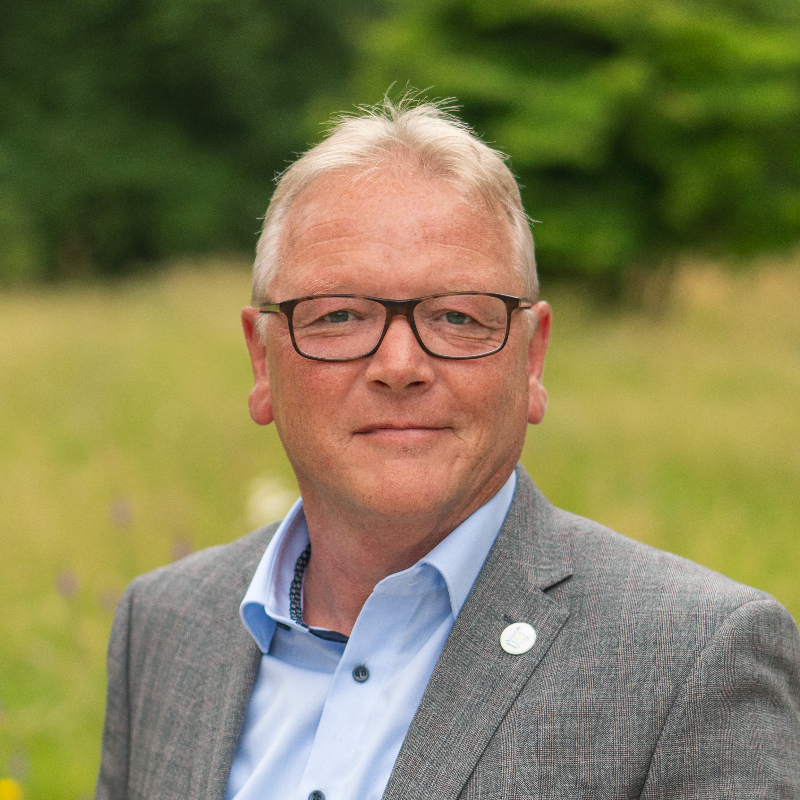  Andreas Weing�rtner